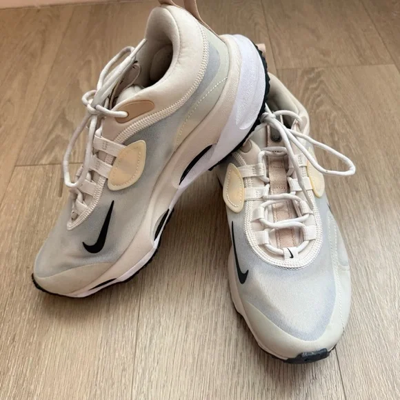 Nike Spark Women's Sneakers LIKE NEW - Picture 3 of 9